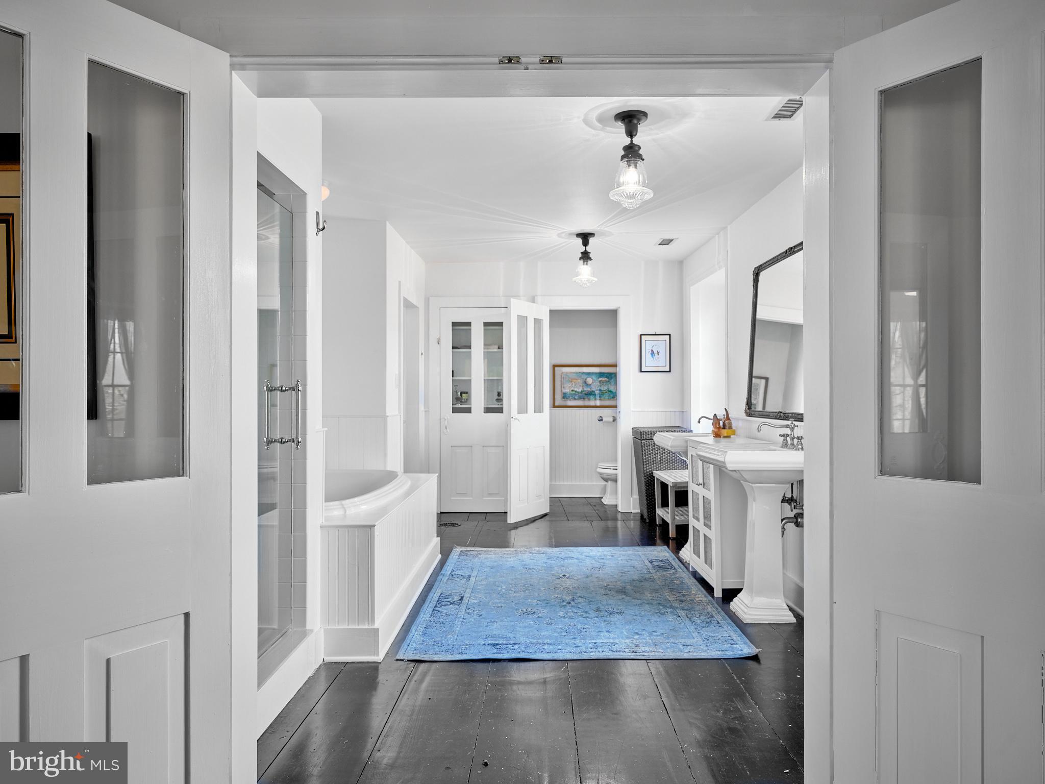 ROLLING HILLS - Residential