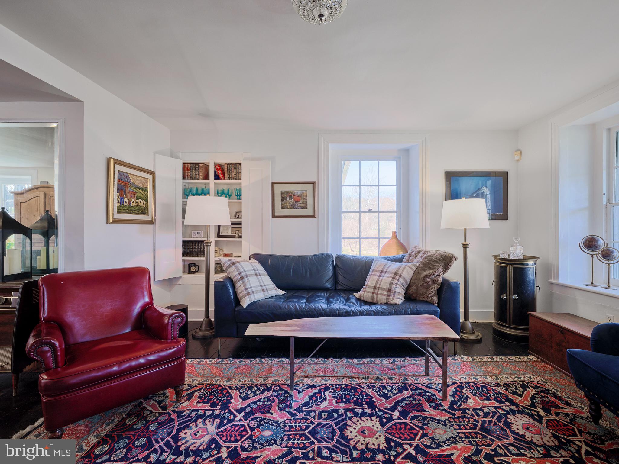 ROLLING HILLS - Residential