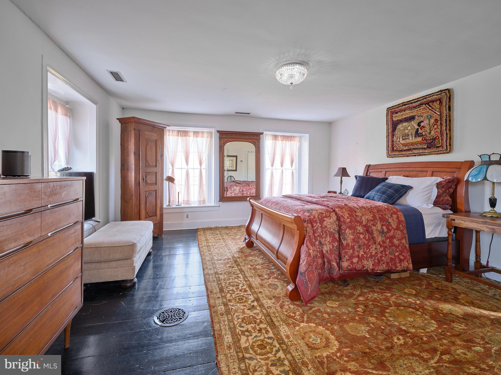 ROLLING HILLS - Residential