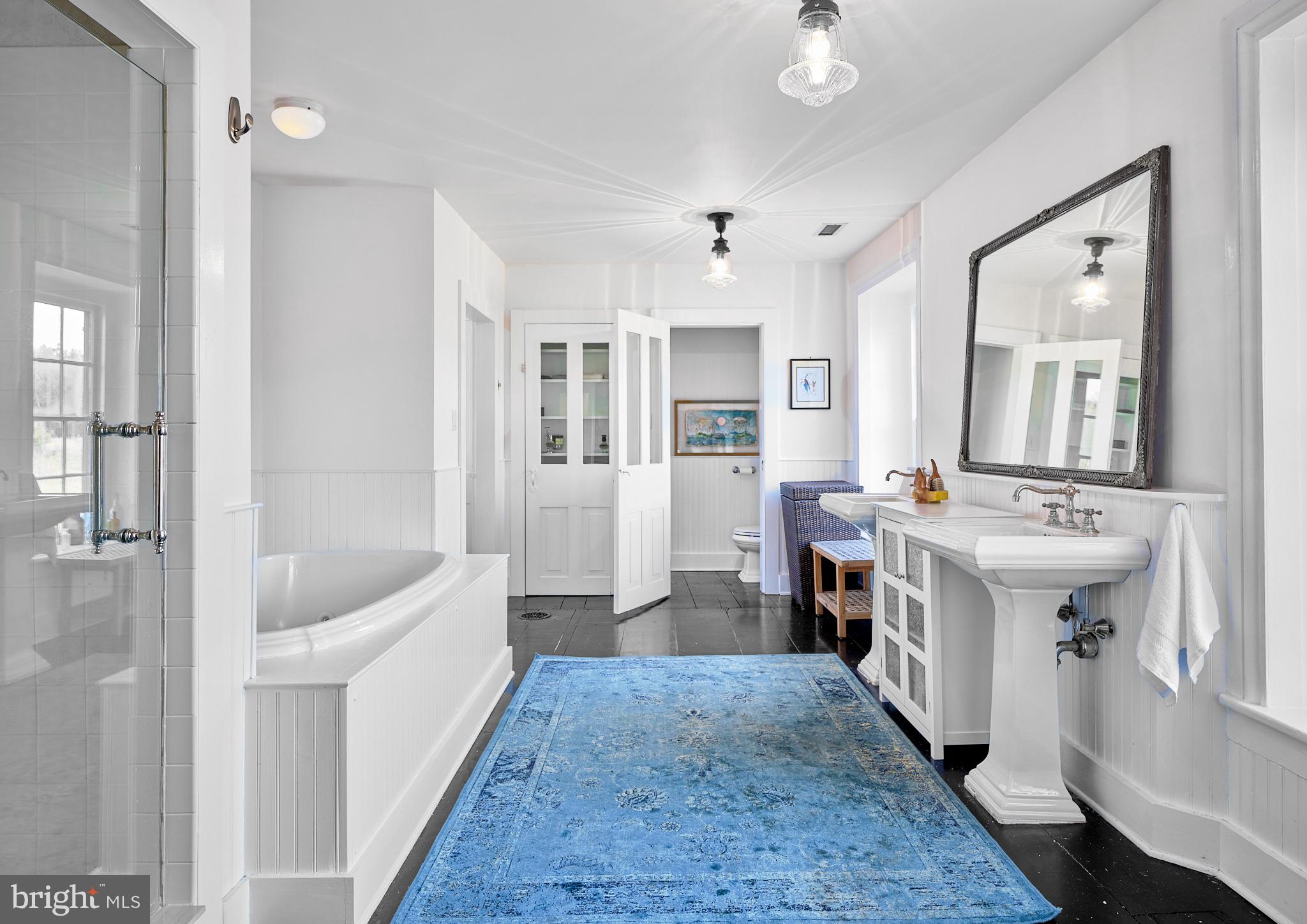 ROLLING HILLS - Residential