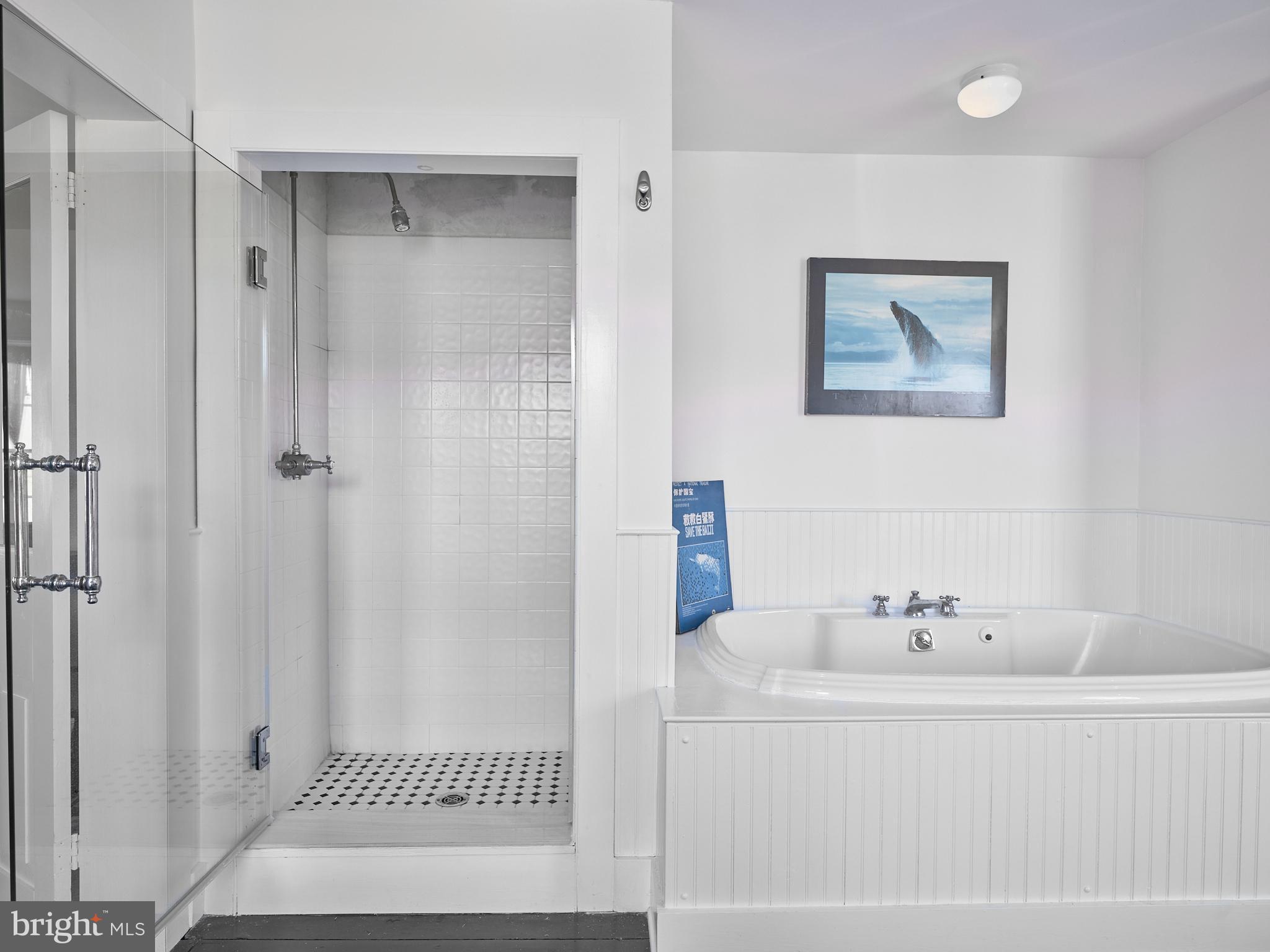 ROLLING HILLS - Residential