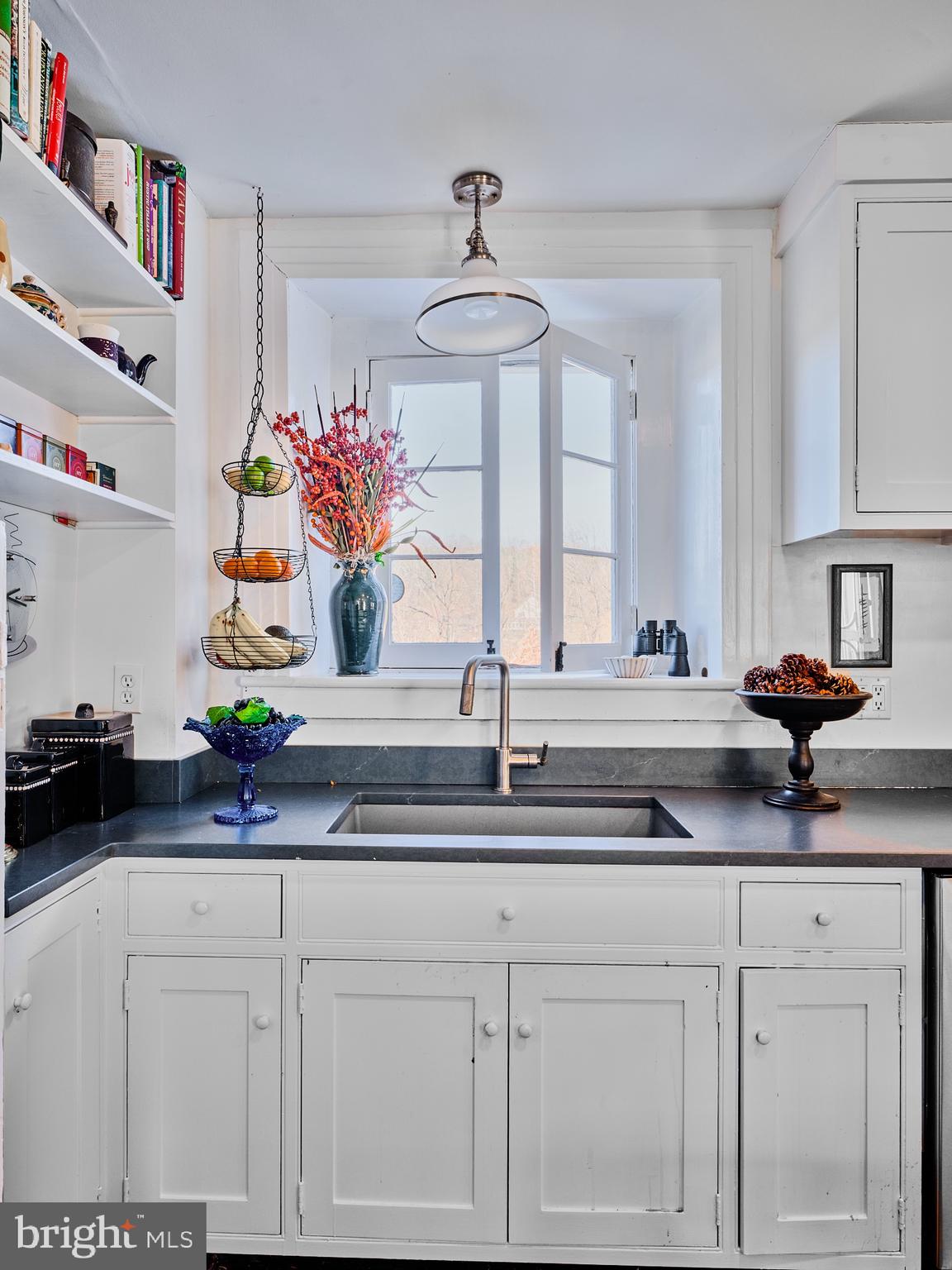 ROLLING HILLS - Residential