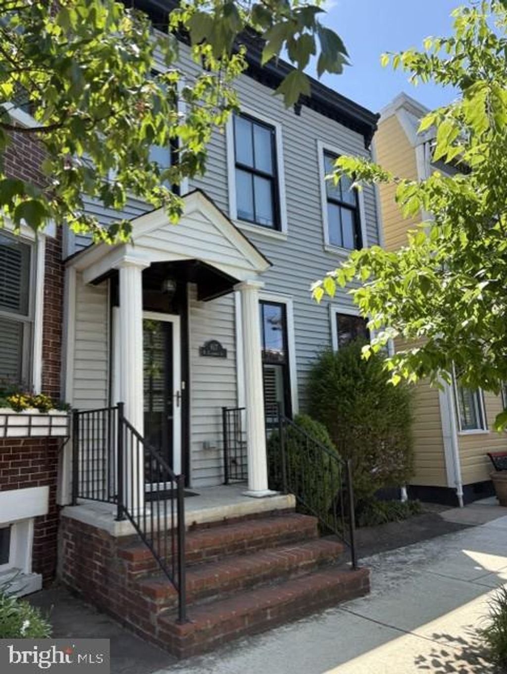 Photo of 617 N Columbus Street N, ALEXANDRIA, VA 22314 (MLS # VAAX2060532)