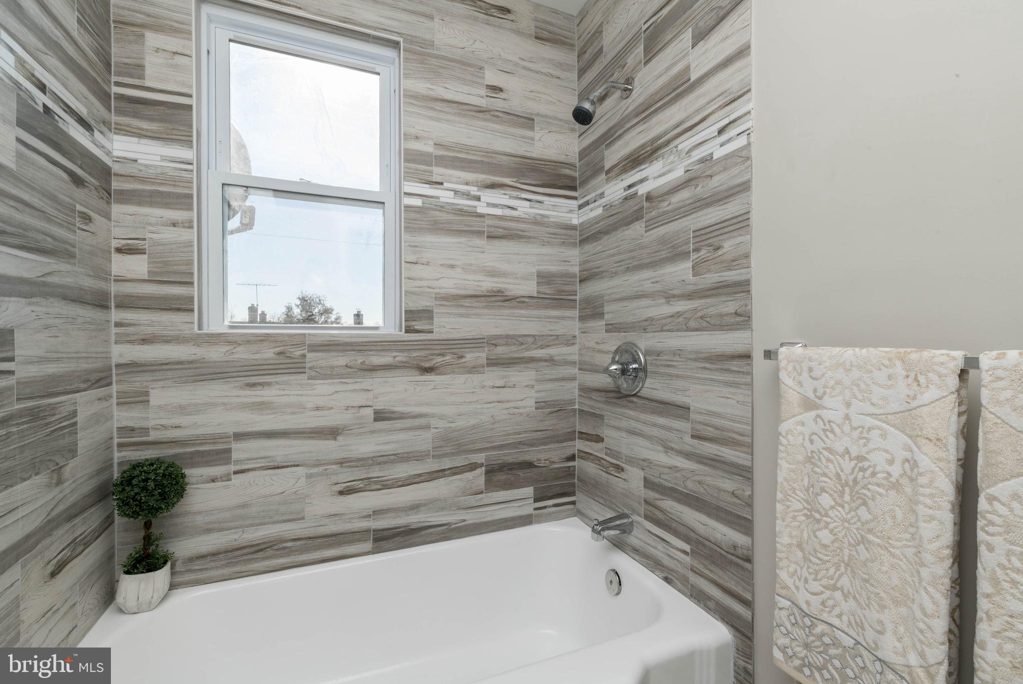 PERRING LOCH - Residential