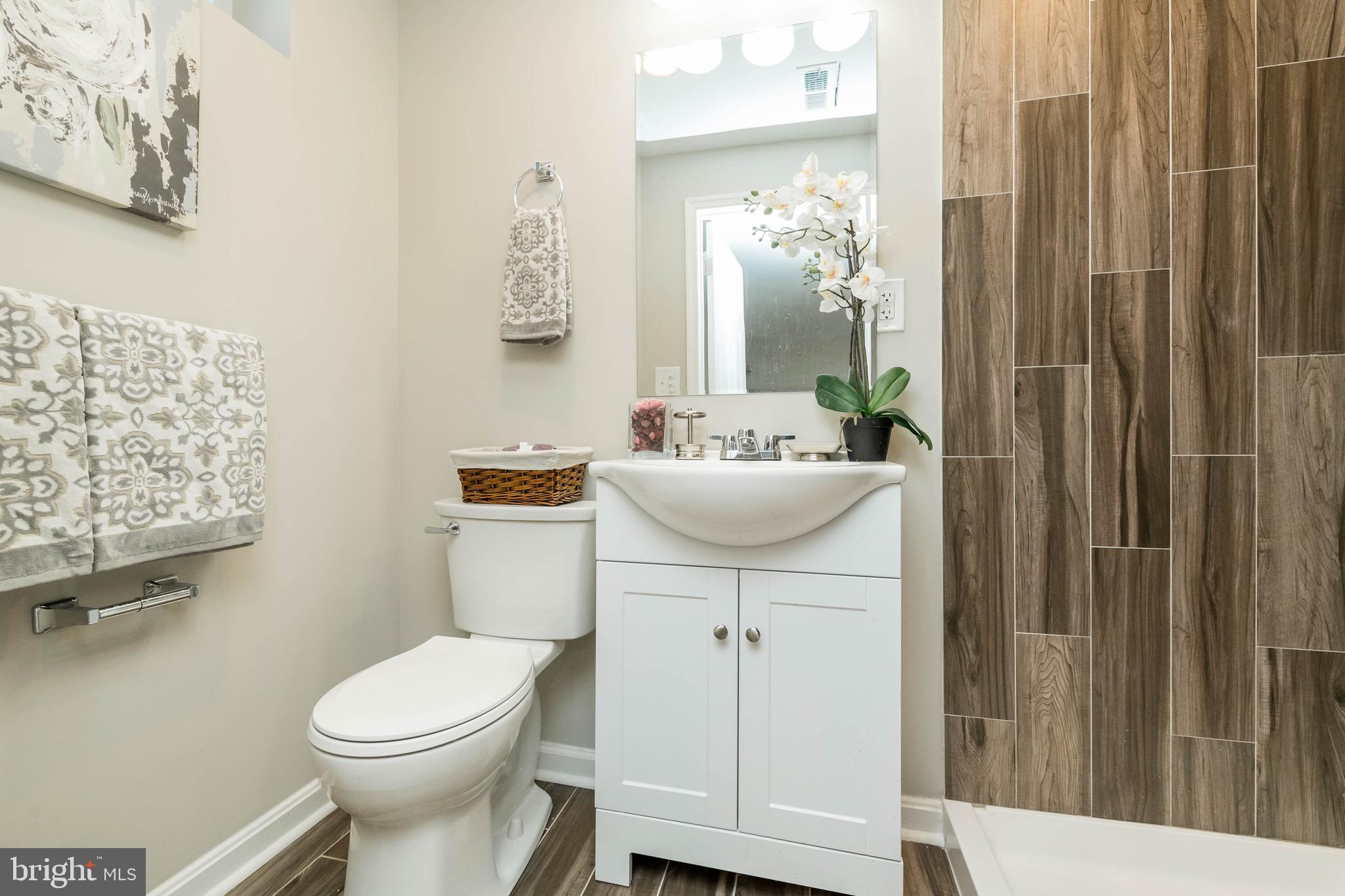 PERRING LOCH - Residential