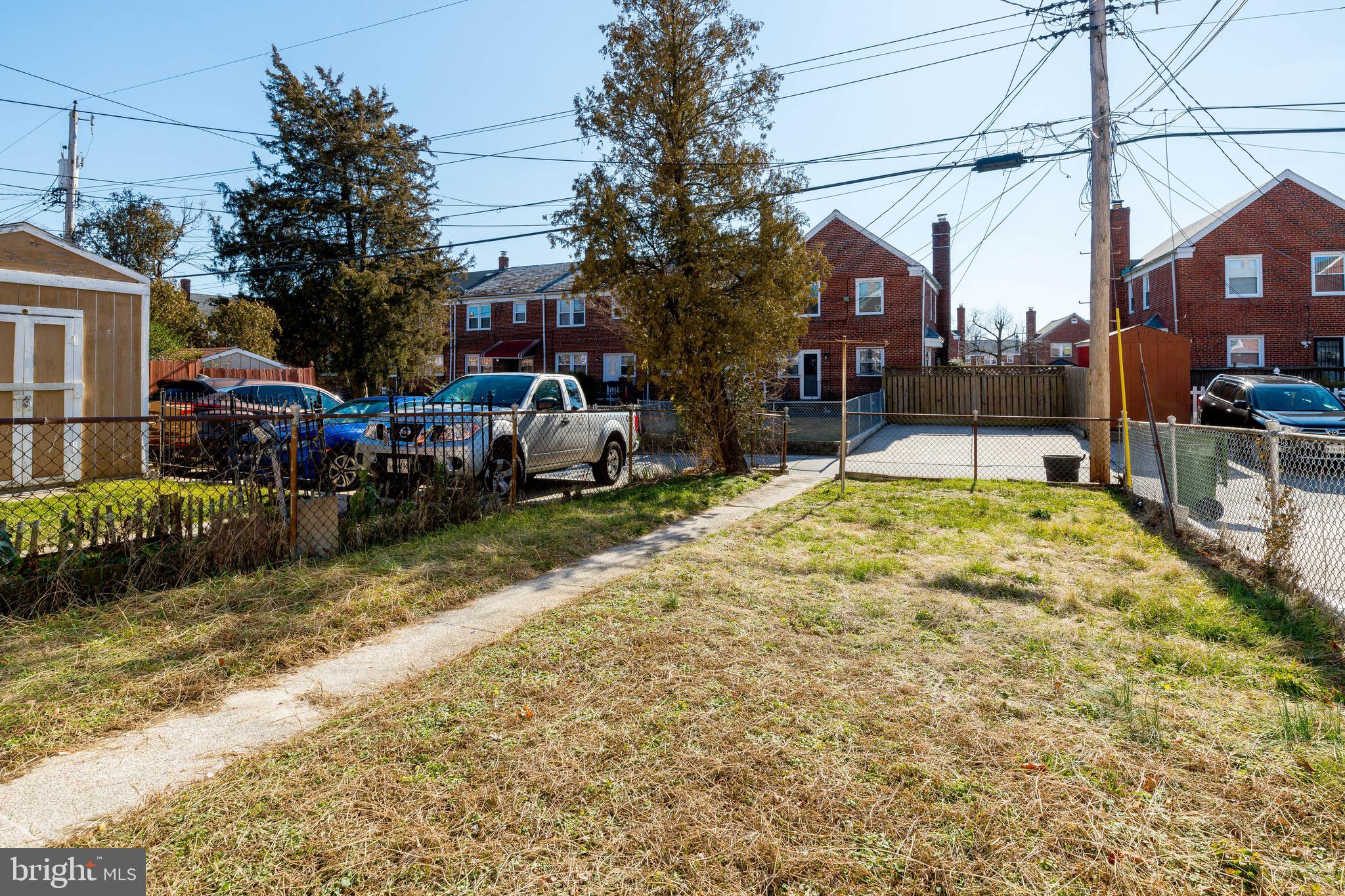 PERRING LOCH - Residential