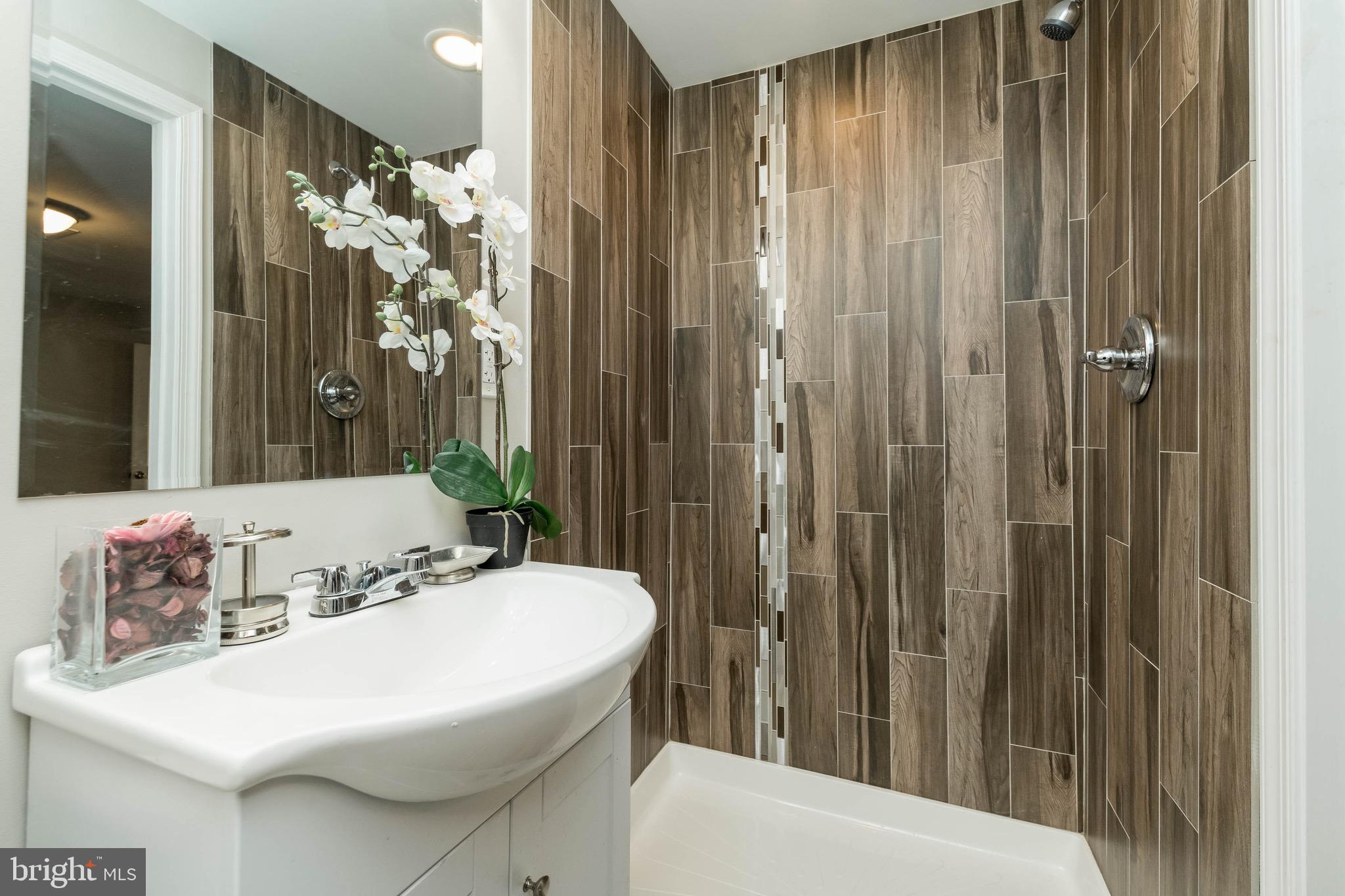 PERRING LOCH - Residential