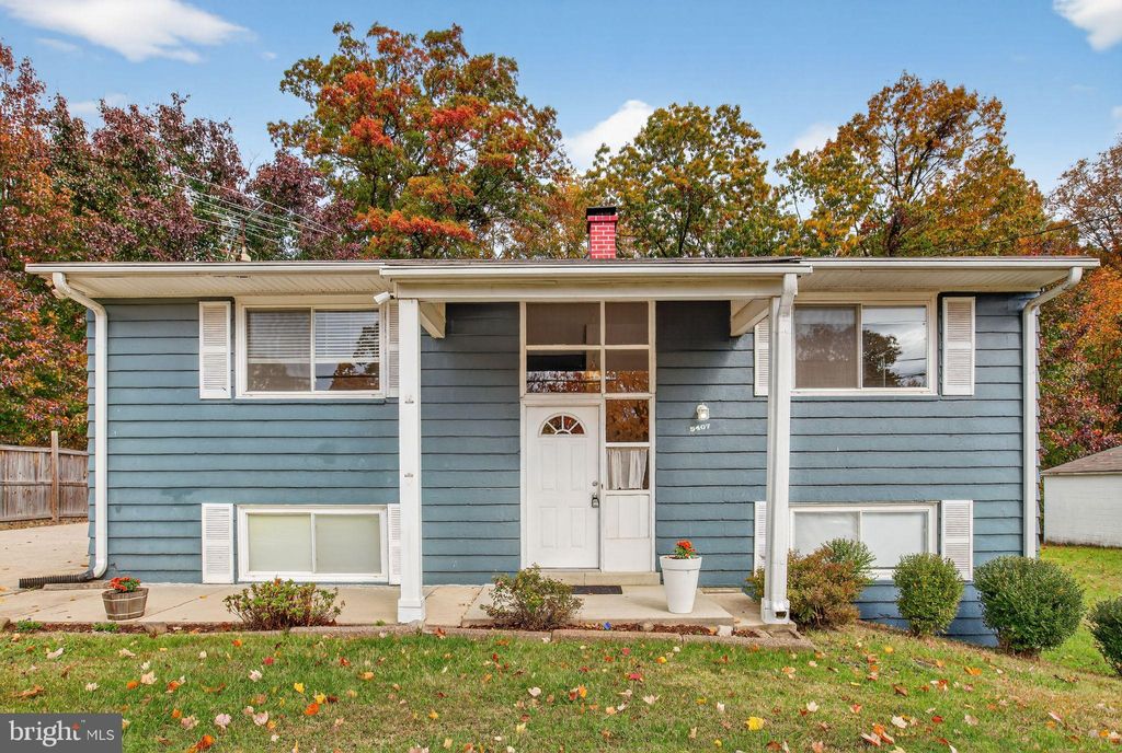 Photo of 9407 Cheltenham Avenue, CLINTON, MD 20735 (MLS # MDPG2180844)