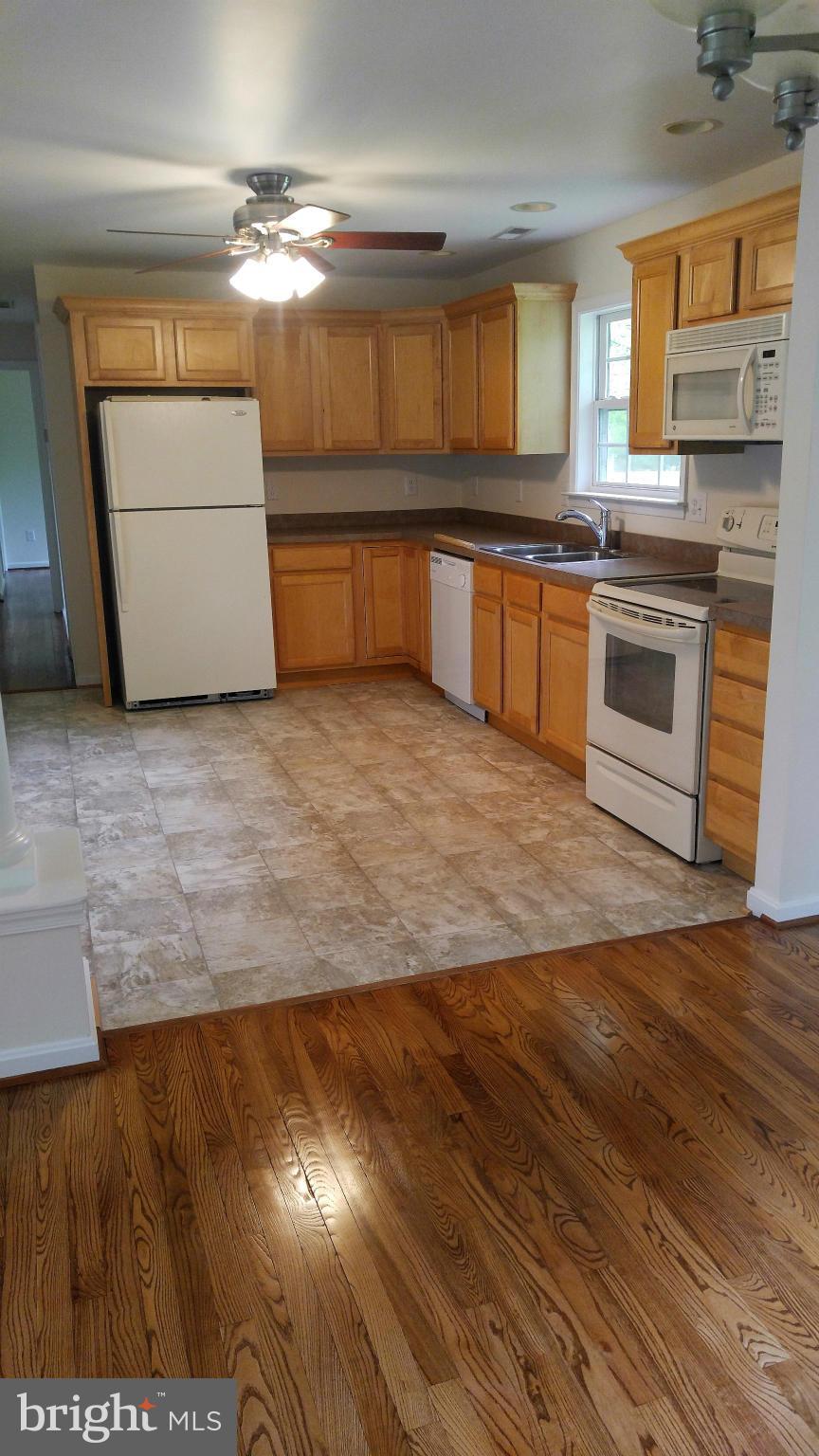 BAREFOOT ACRES - Residential