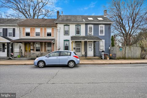 216 E DONEGAL STREET MOUNT JOY PA 17552