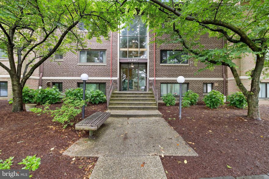 Rare opportunity , 2 bedroom 1 Full bath Condo in the heart of Wheaton.  Walk to Wheaton metro, Westfield Mall,  numerous restaurants and shops. Large living room and ample size closet . Secured front entrance with automated calling system.  Condo fee includes gas & water.  Come see for yourself and won't last long!