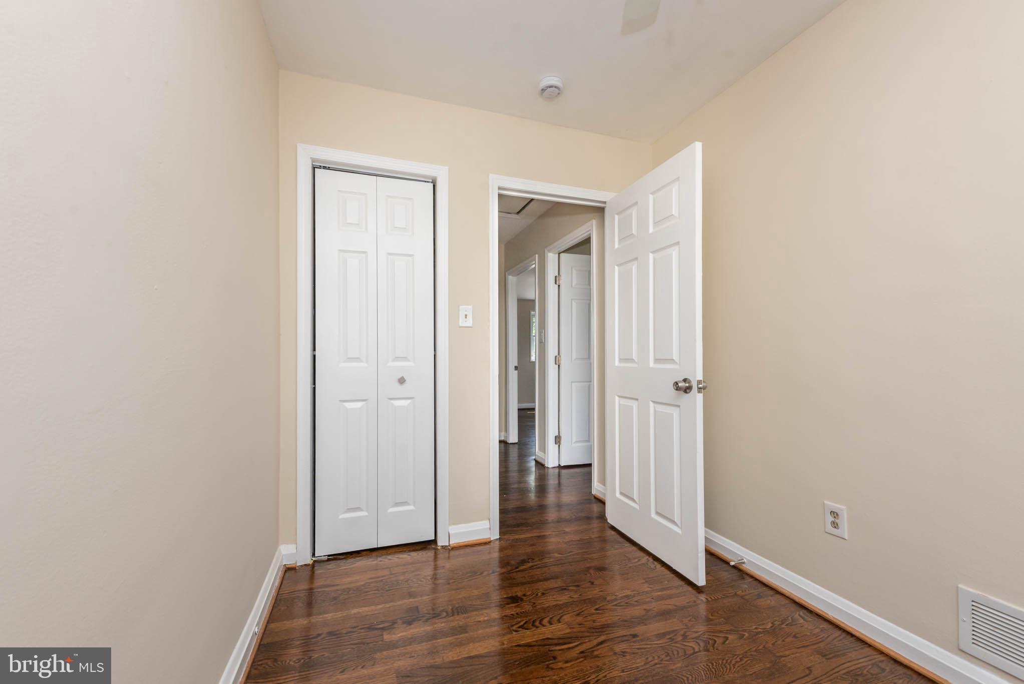 CHARLESMONT - Residential Lease