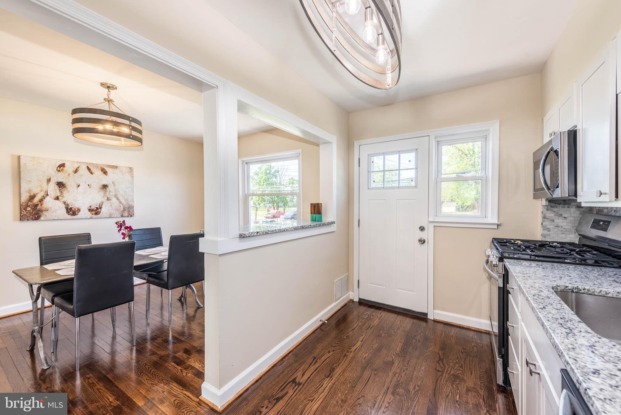 CHARLESMONT - Residential Lease
