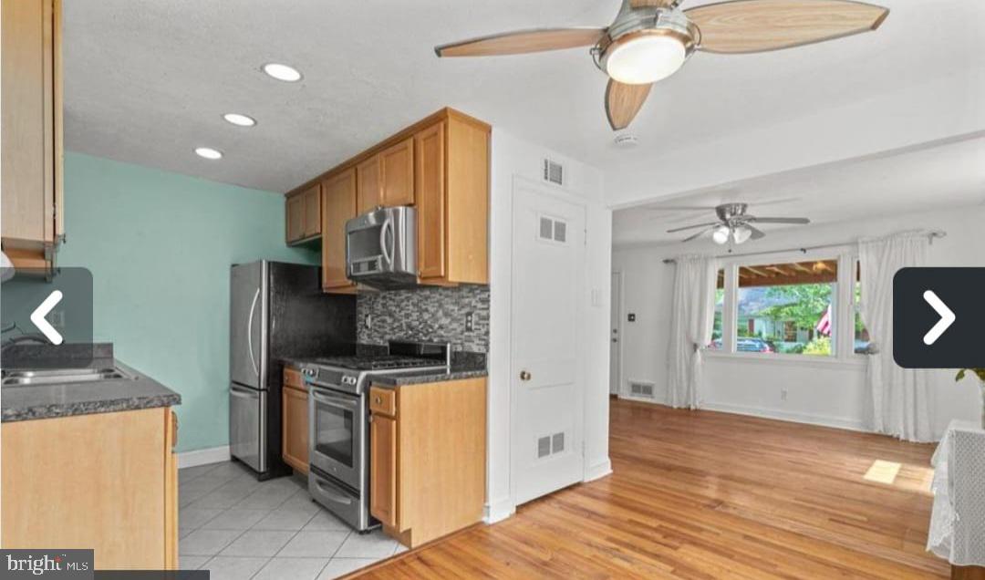 FAIRFAX WOODS - Residential Lease