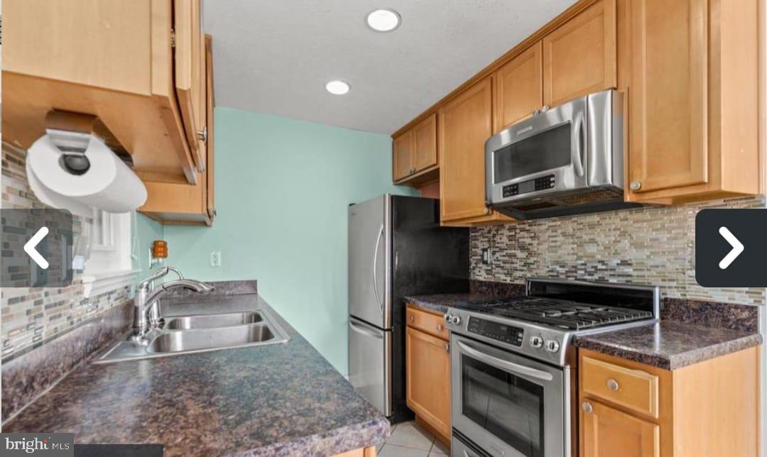 FAIRFAX WOODS - Residential Lease