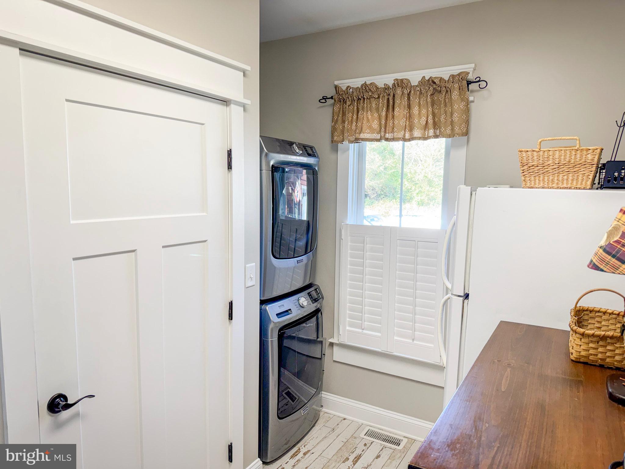 NONE  NO HOA - Residential