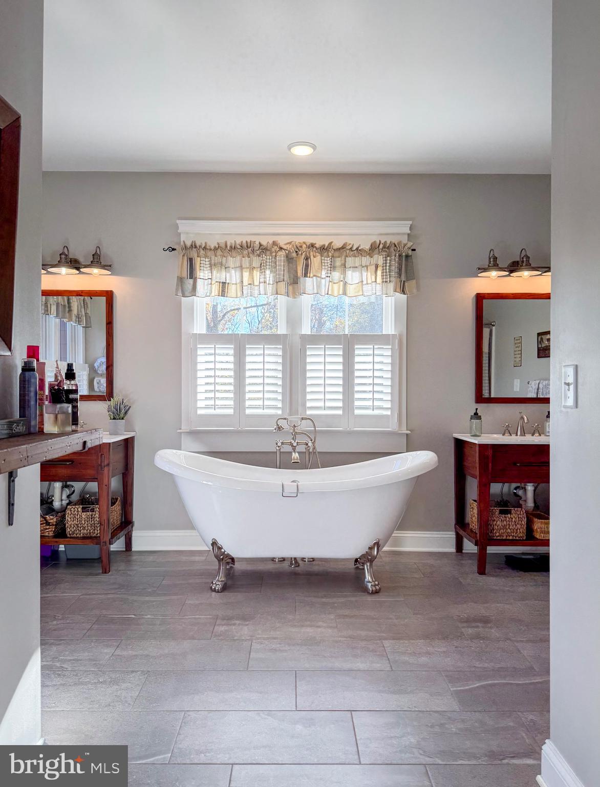 NONE  NO HOA - Residential