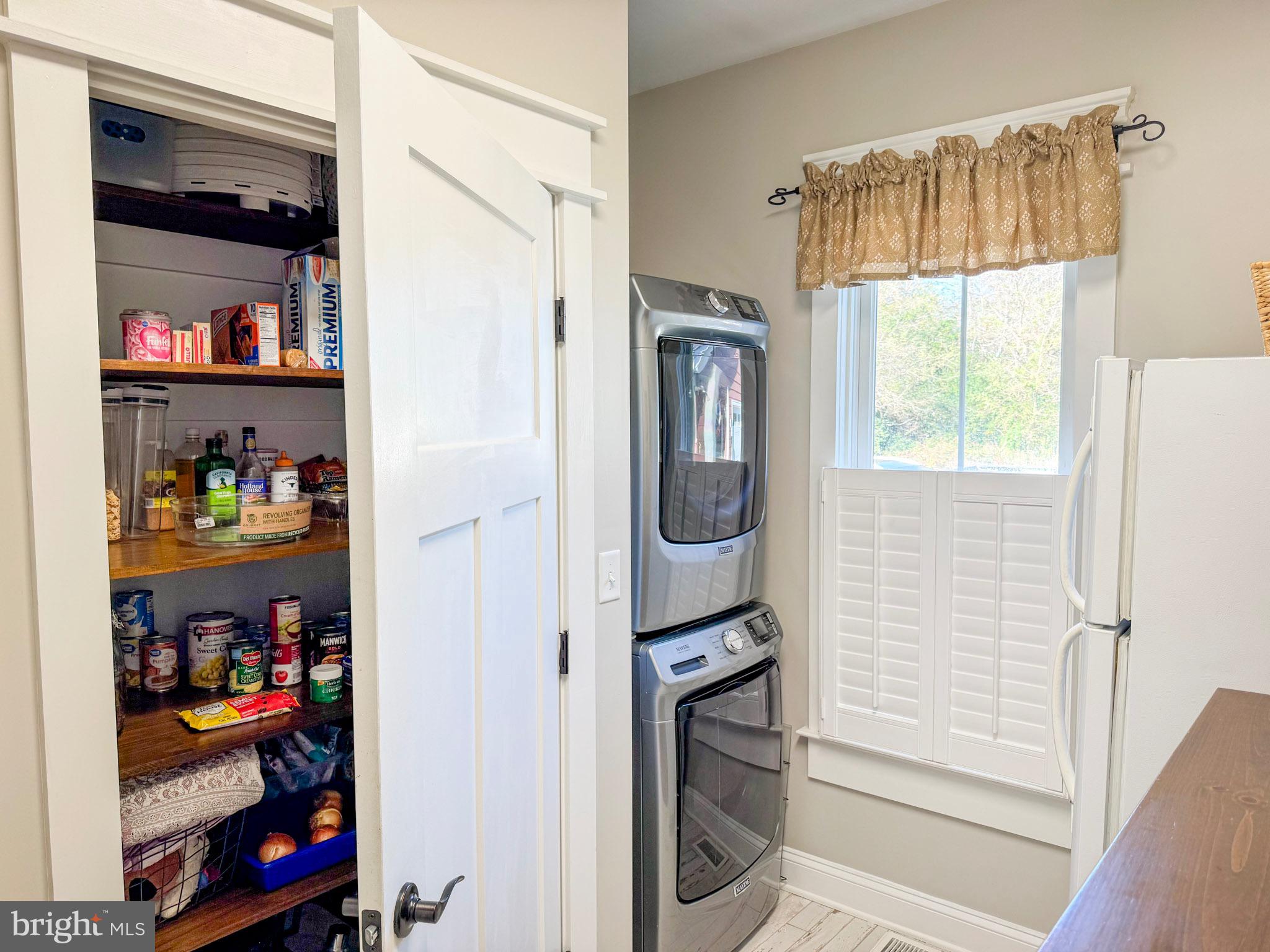 NONE  NO HOA - Residential