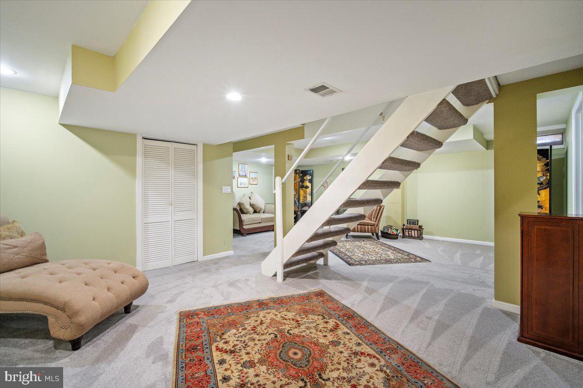 FOX HILLS - Residential