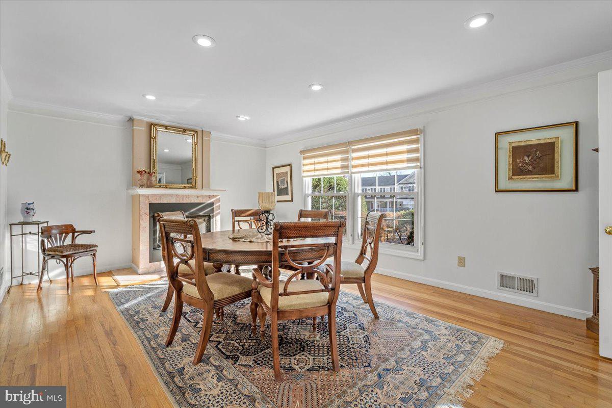 FOX HILLS - Residential