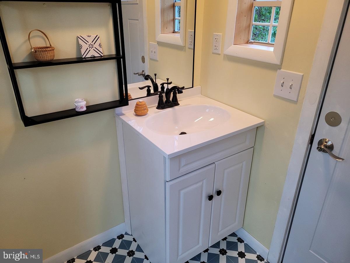 338 GANOTOWN EAST ROAD