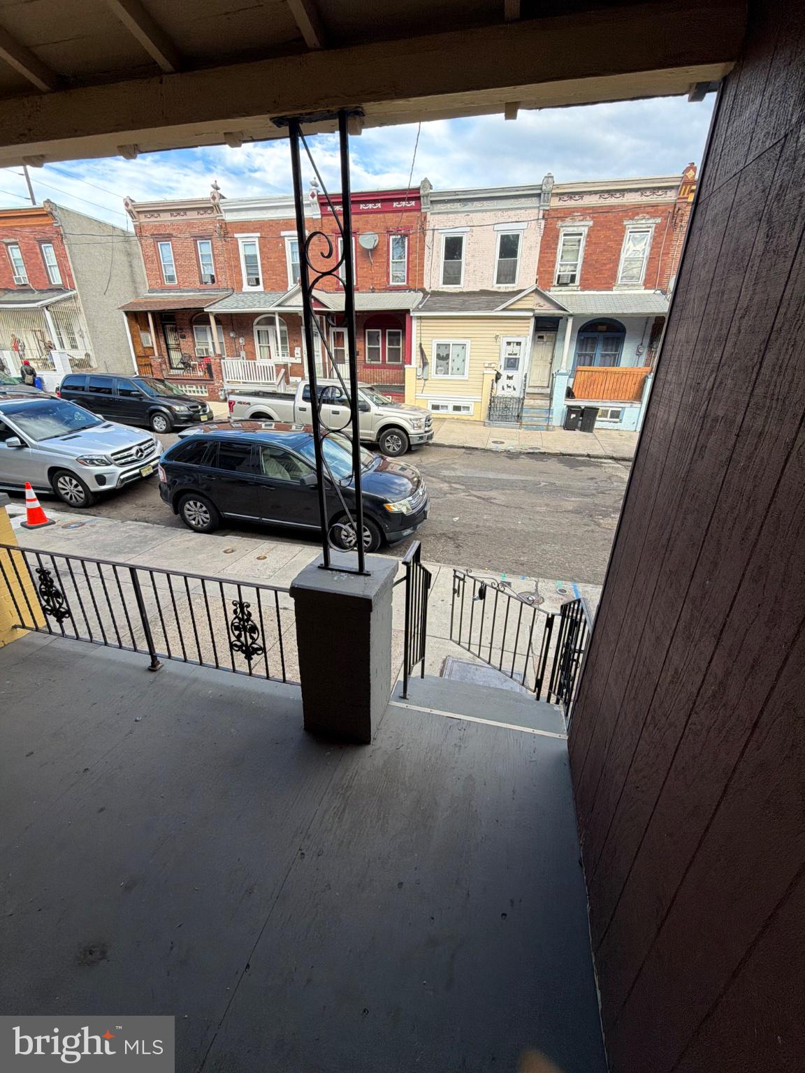 17 LEONARD AVENUE