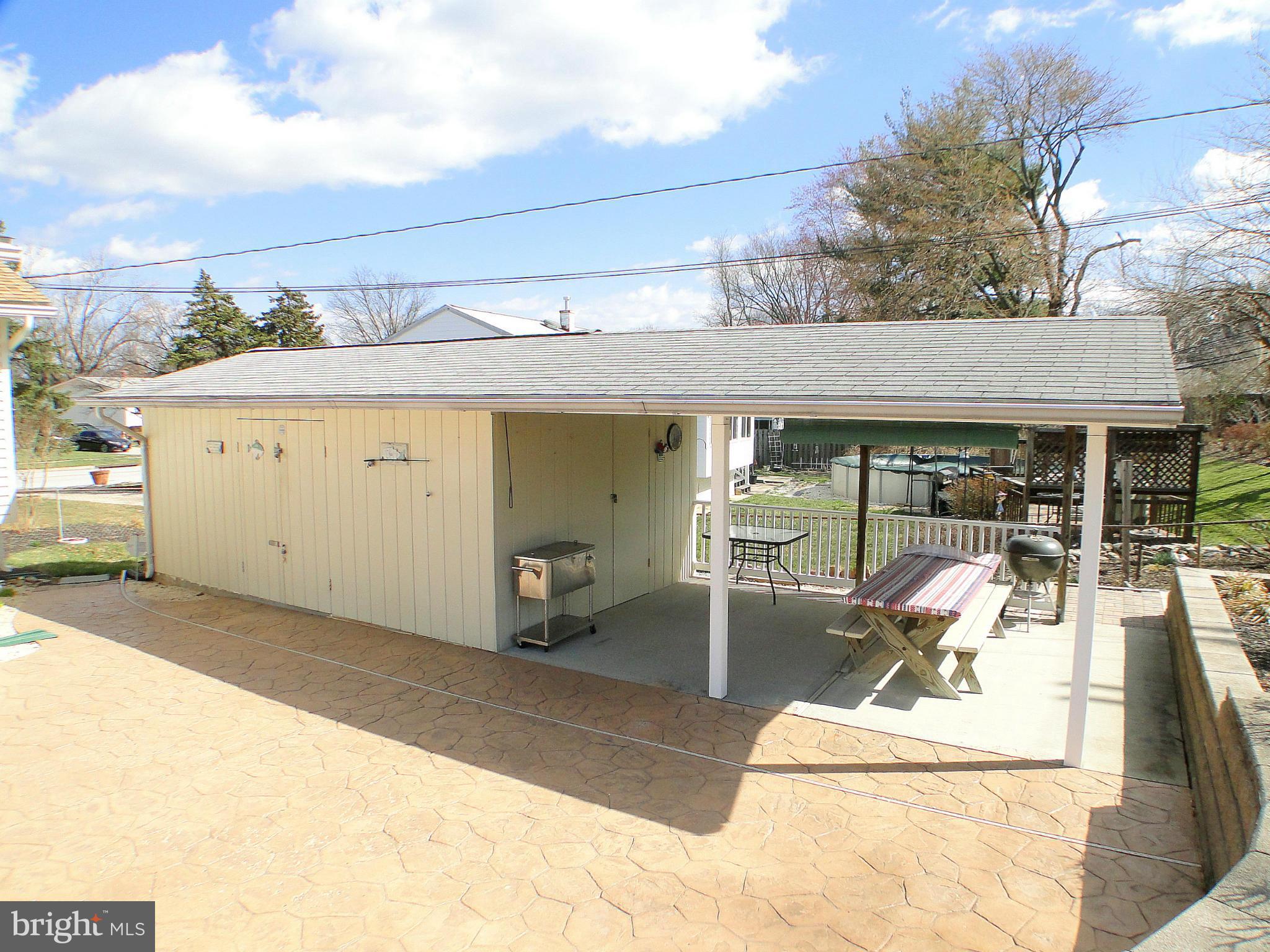 SUBURBIA - Residential