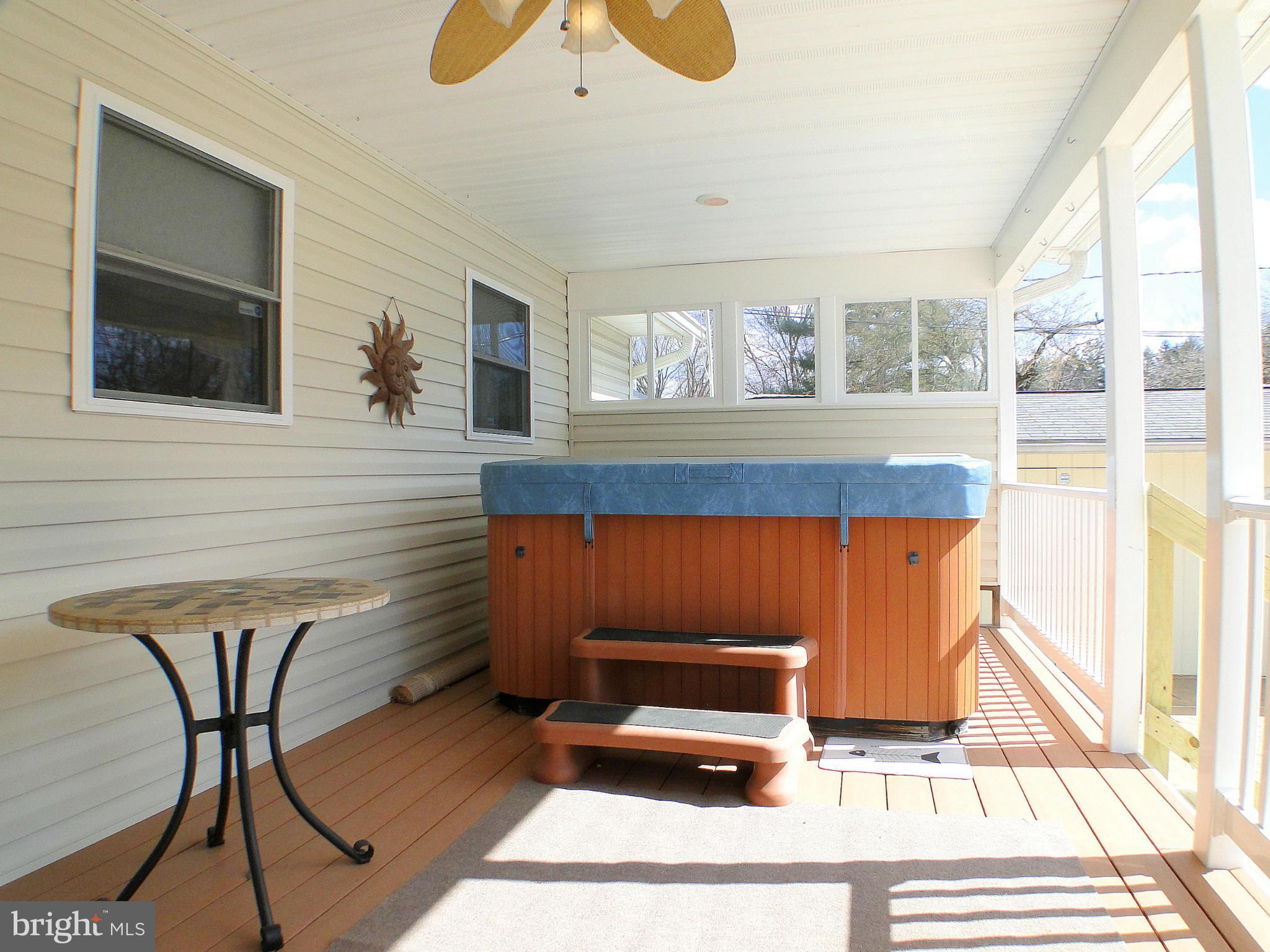 SUBURBIA - Residential