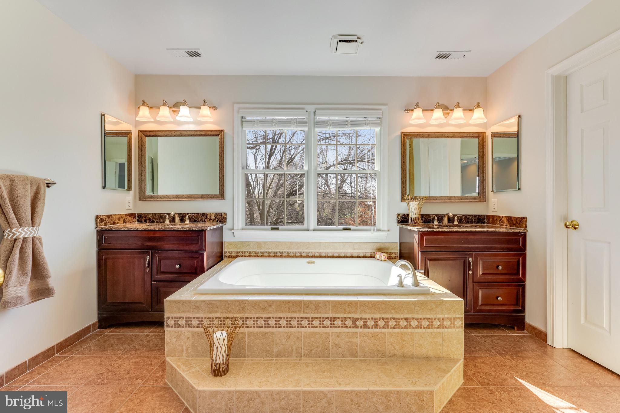 CRIPPENS CORNER - Residential