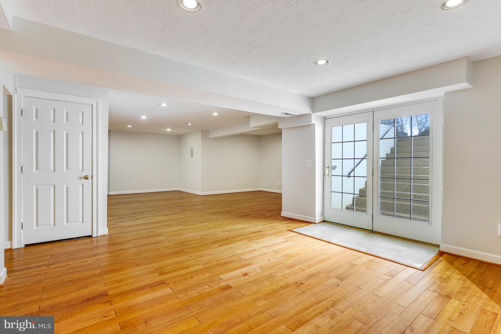 CRIPPENS CORNER - Residential