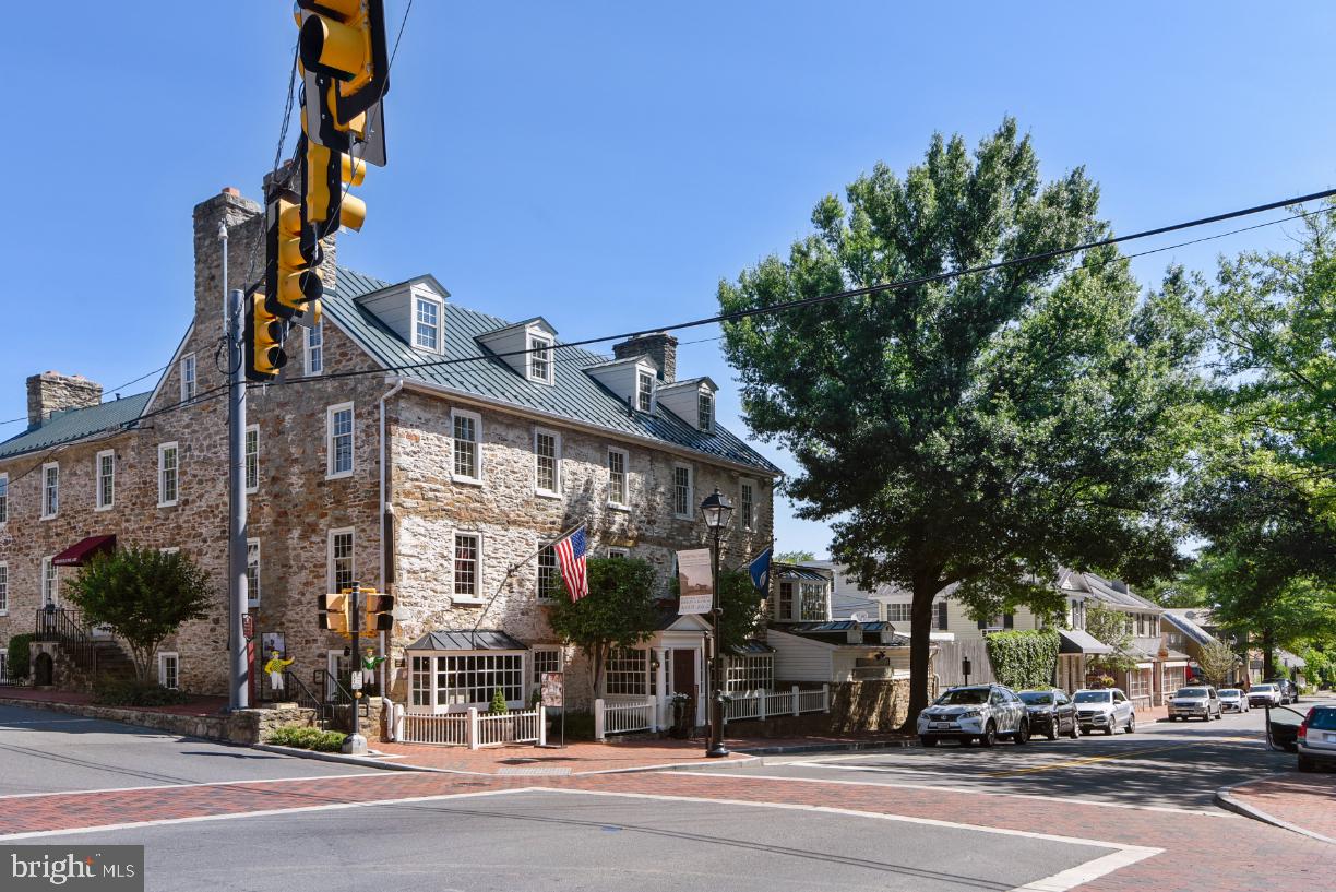 RIDGEVIEW - Residential Lease