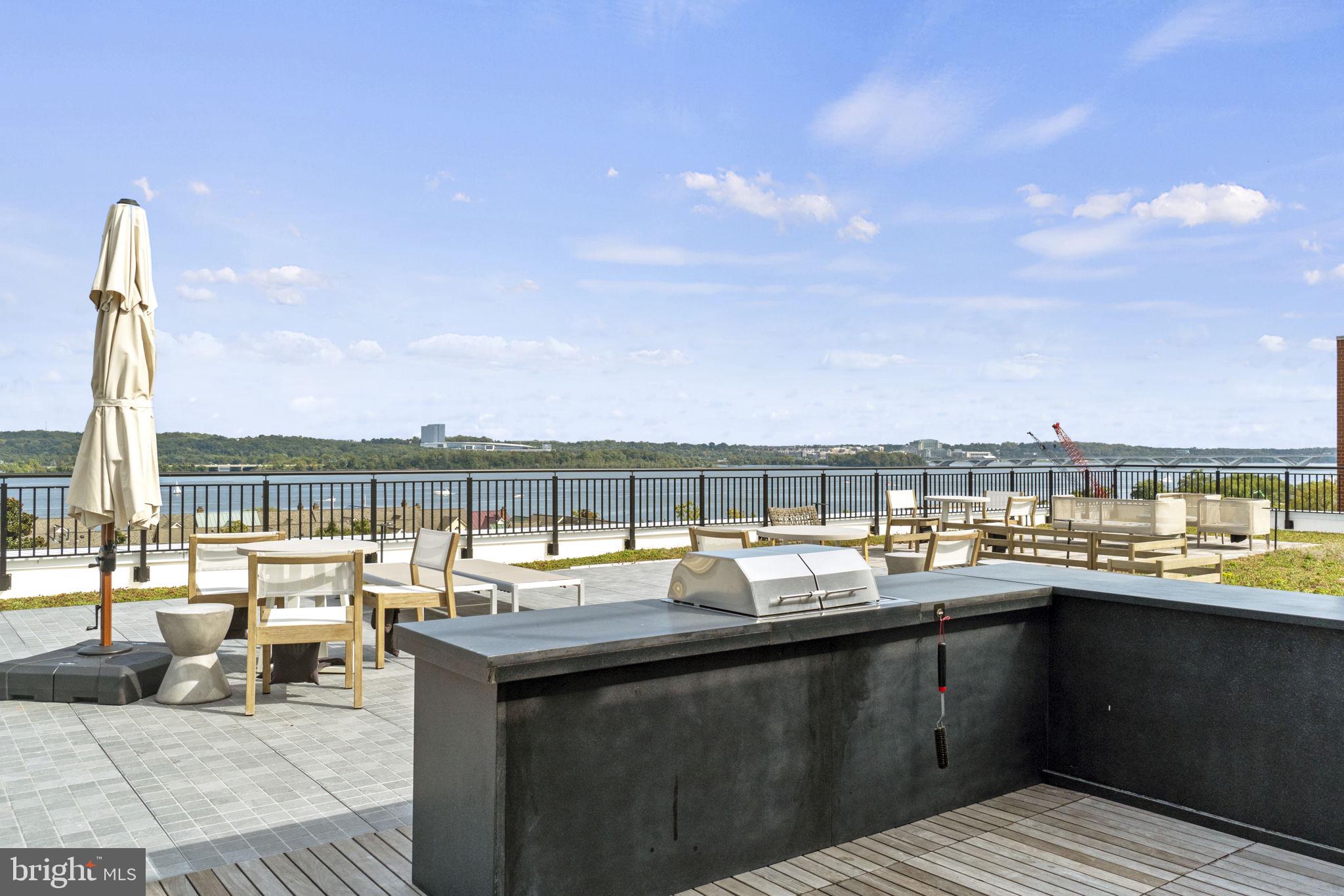 OLD TOWN ALEXANDRIA - Residential Lease