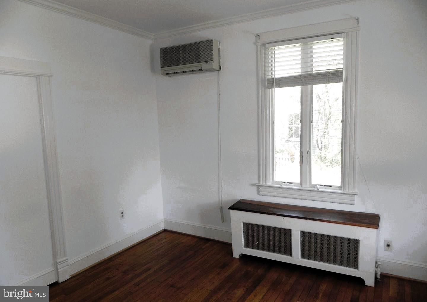 CLARENDON - Residential Lease