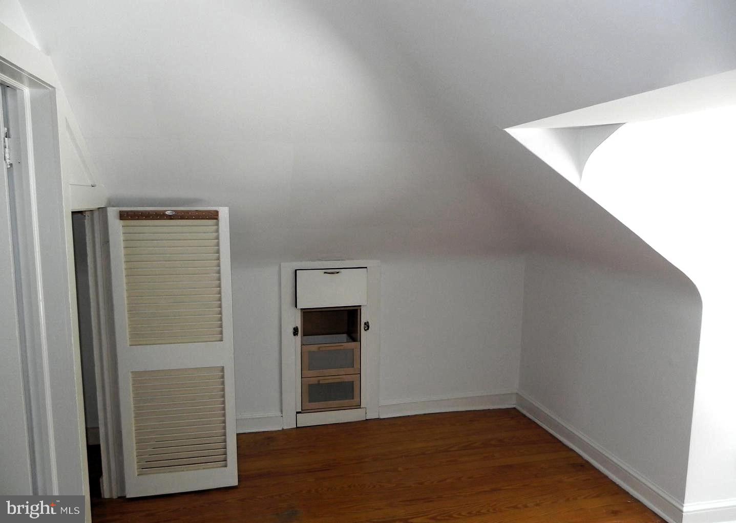 CLARENDON - Residential Lease