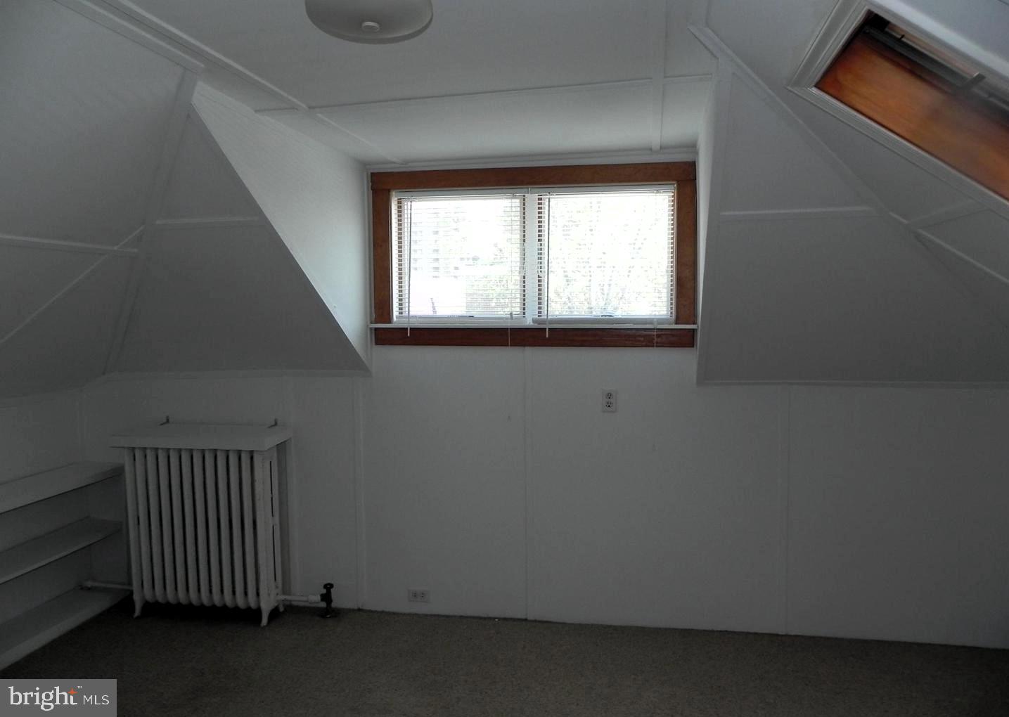 CLARENDON - Residential Lease