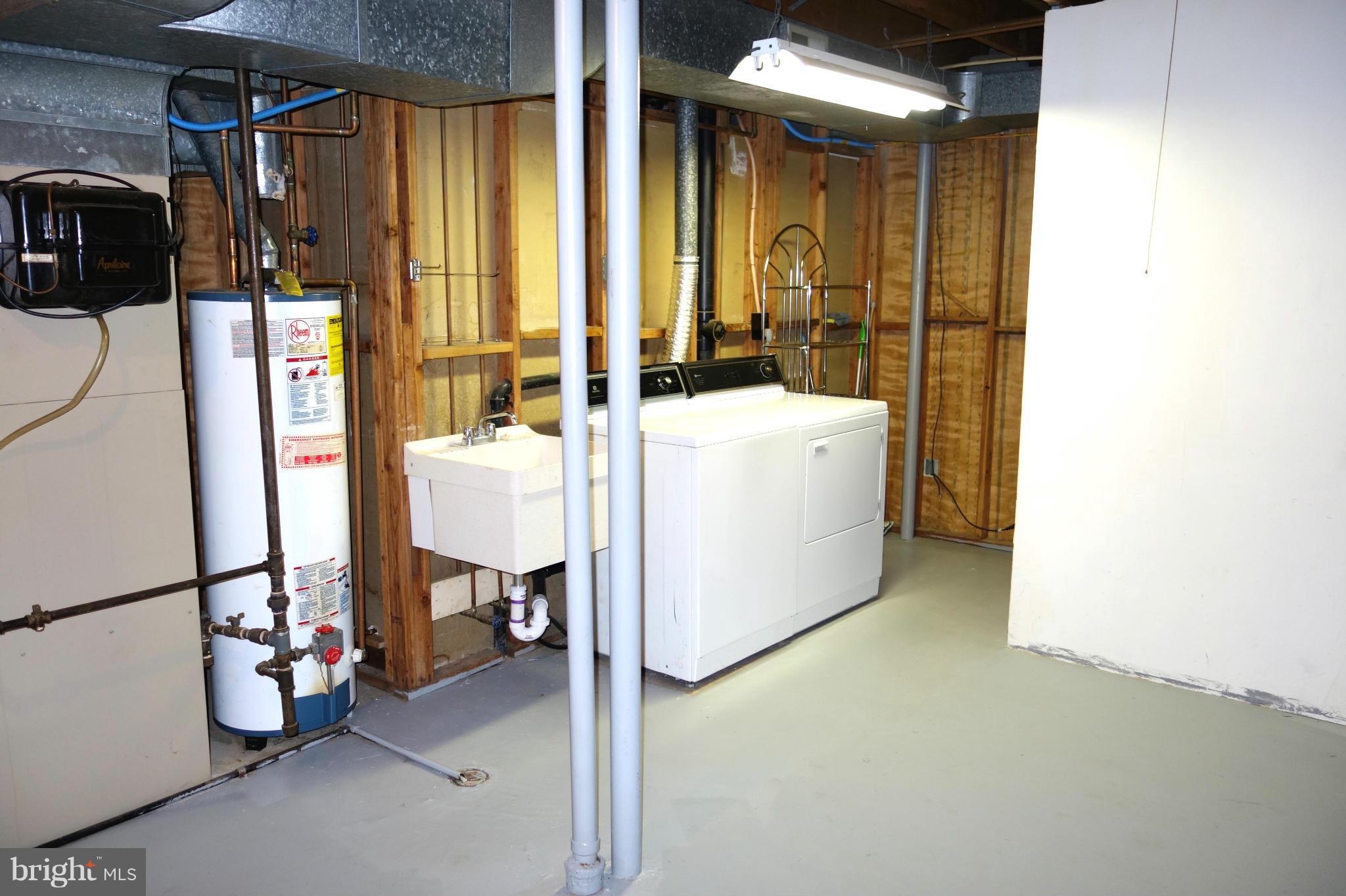 PARK GLEN HEIGHTS - Residential Lease