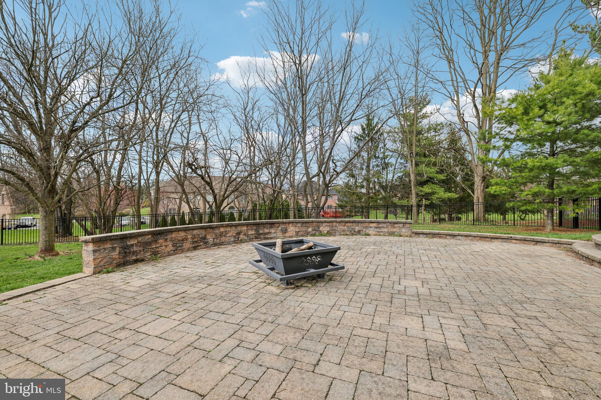 BLACK ROCK ESTATES - Residential