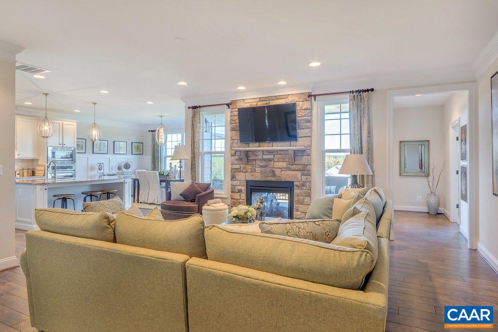 SPRING CREEK - Residential