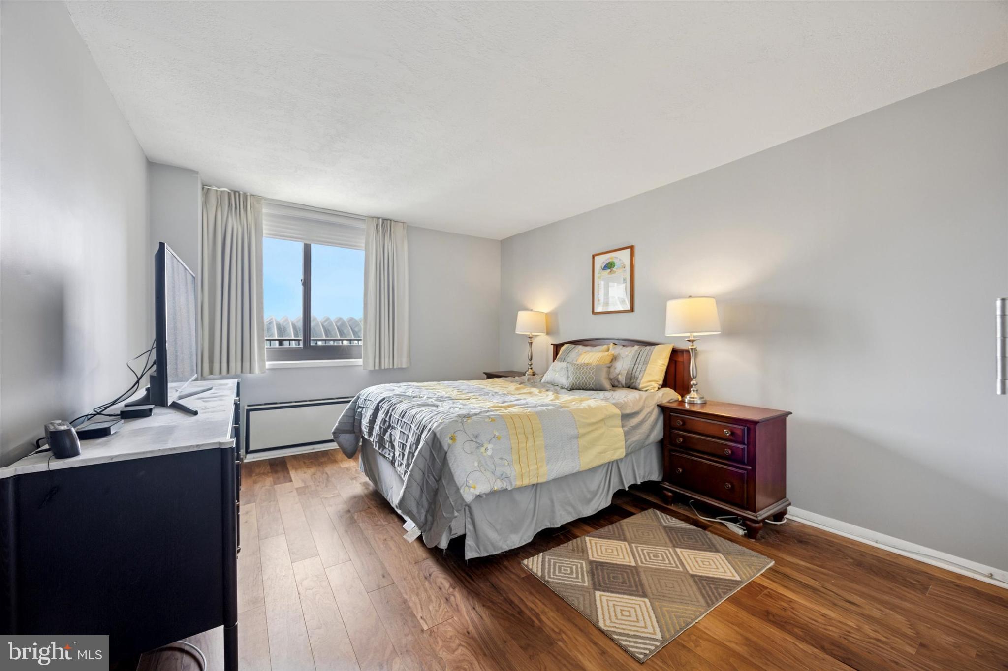 AVENUE OF THE ARTS - Residential