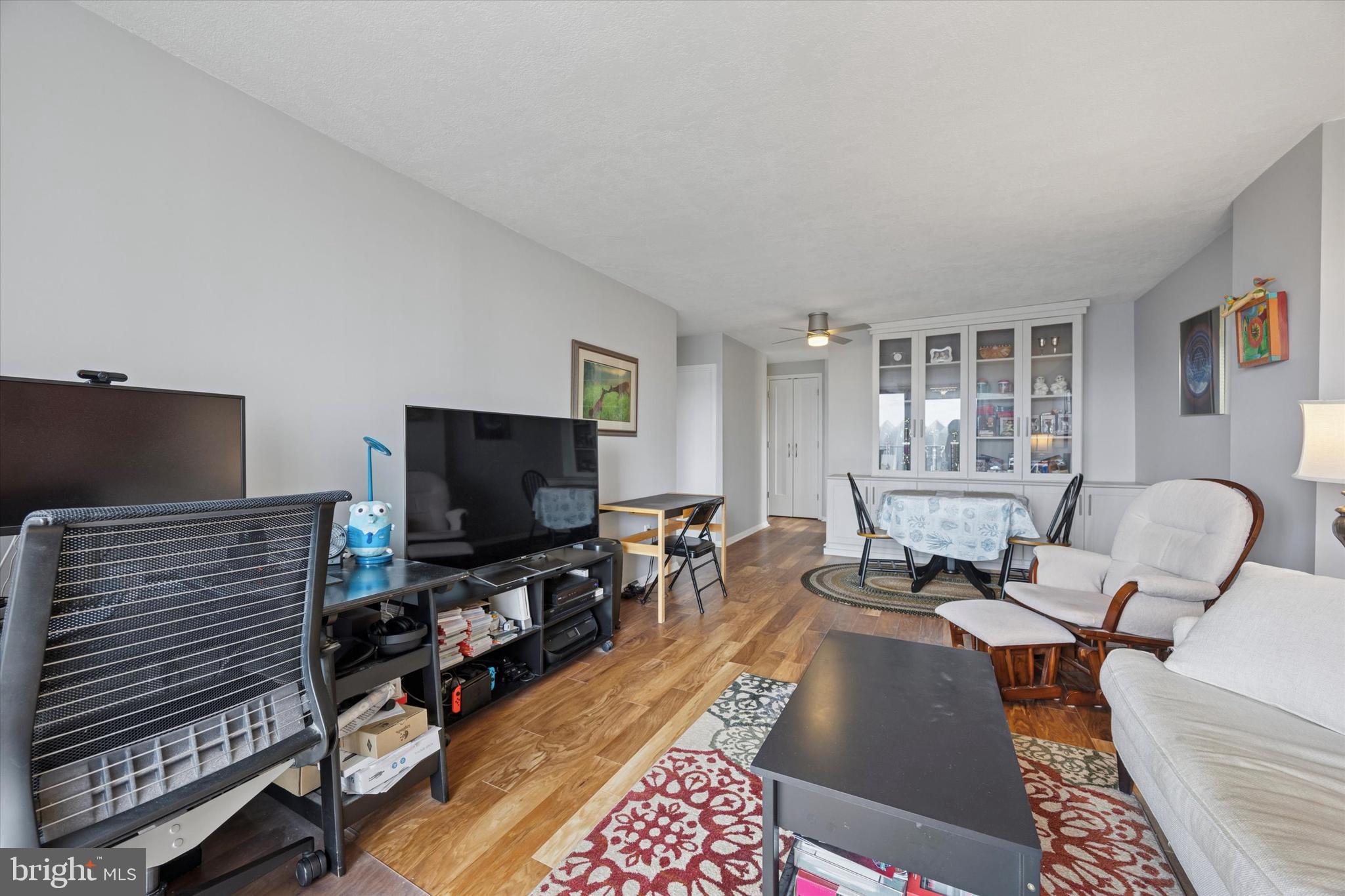 AVENUE OF THE ARTS - Residential