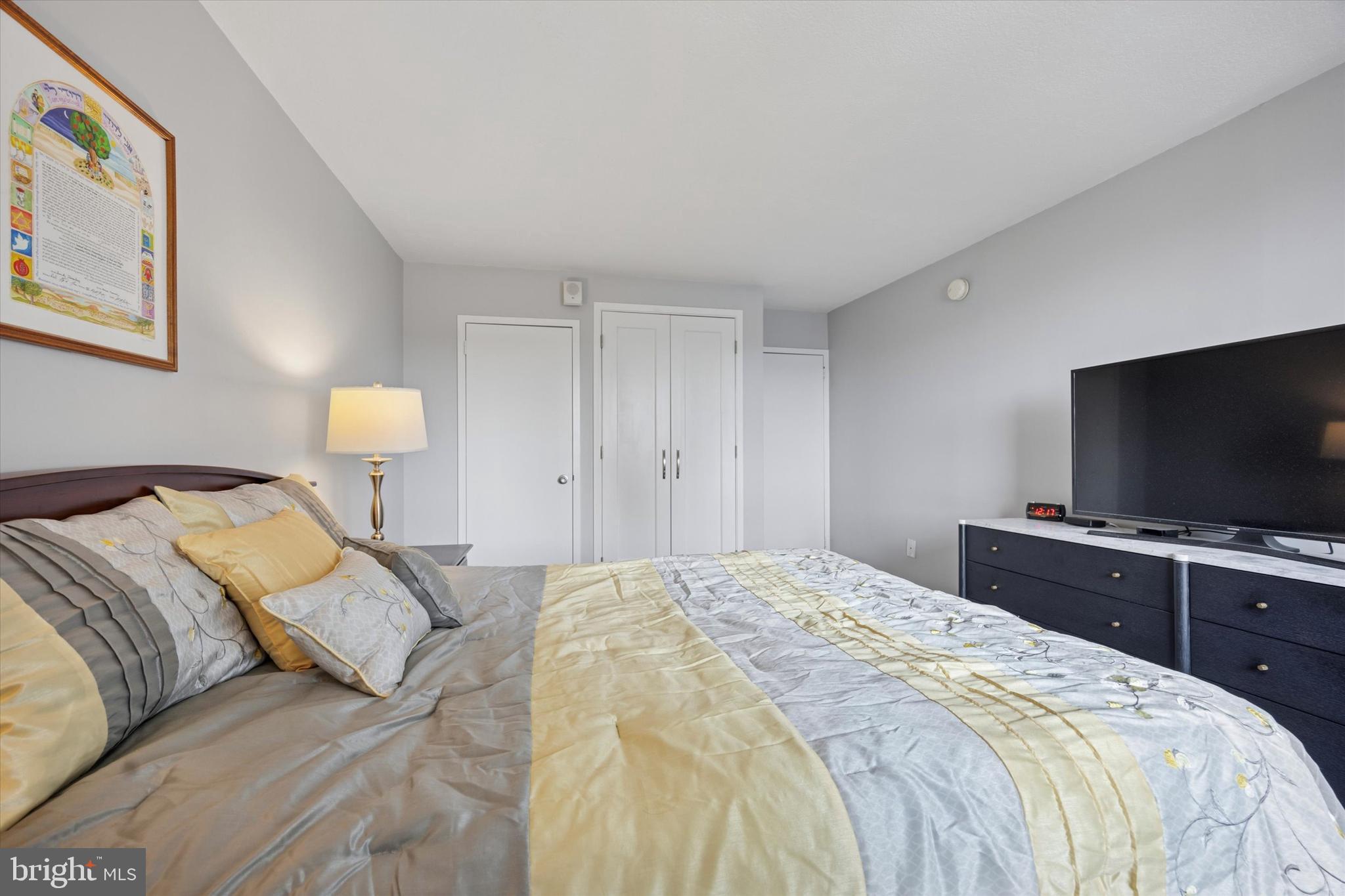 AVENUE OF THE ARTS - Residential