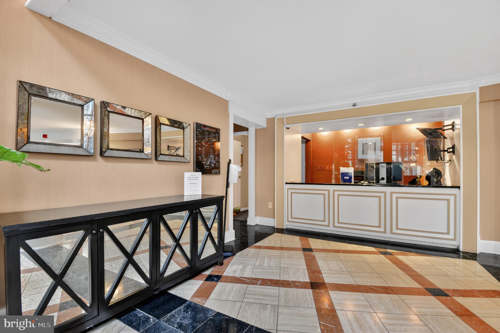 GROSVENOR PARK TOWNHOME CONDOMINIUMS - Residential