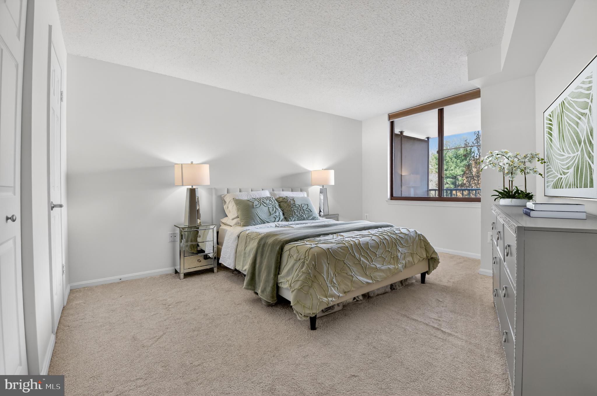 GROSVENOR PARK TOWNHOME CONDOMINIUMS - Residential