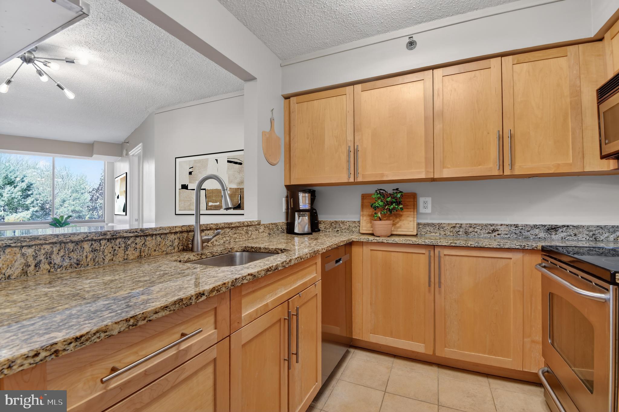 10101 GROSVENOR PLACE 701