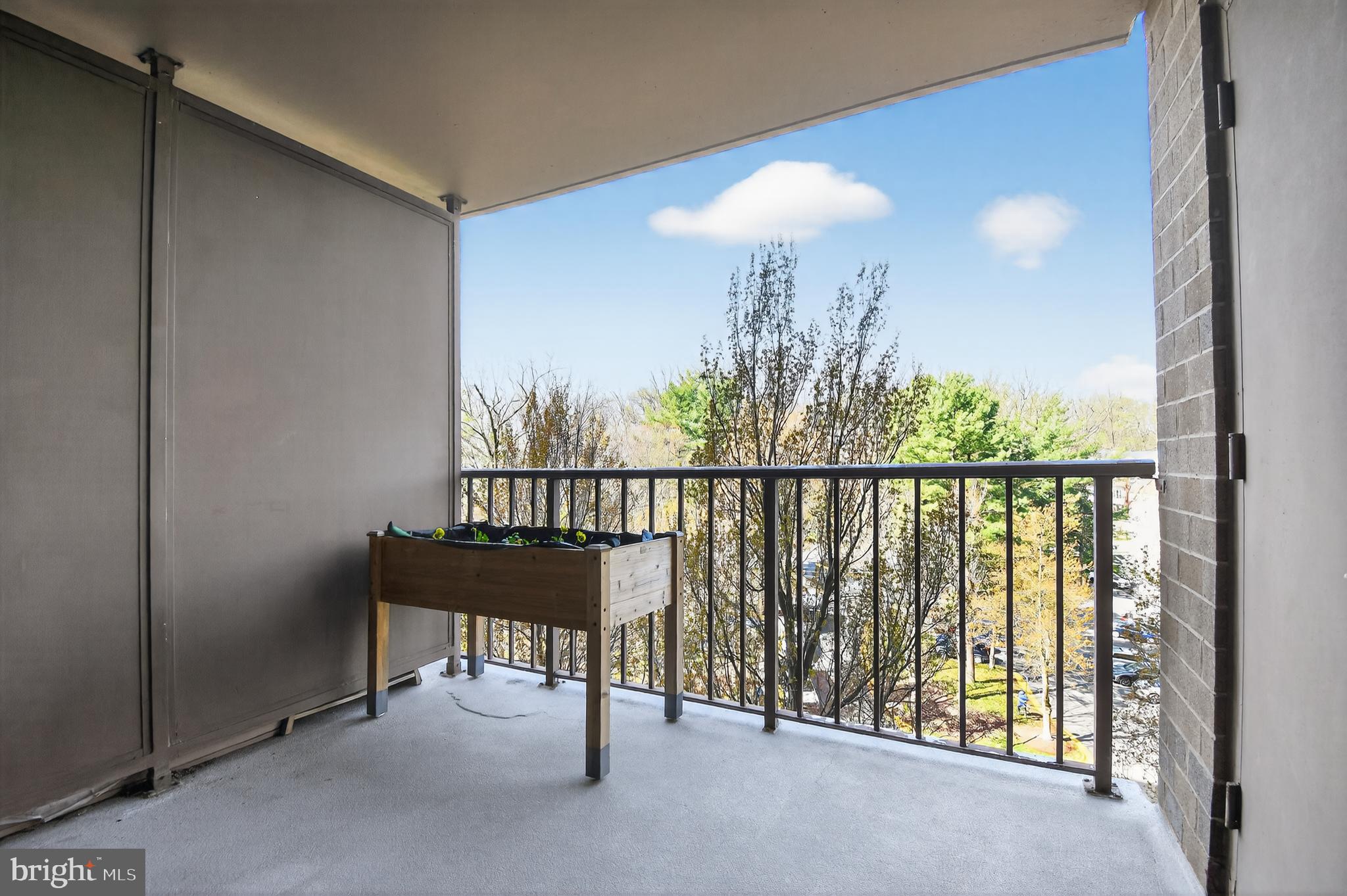 GROSVENOR PARK TOWNHOME CONDOMINIUMS - Residential