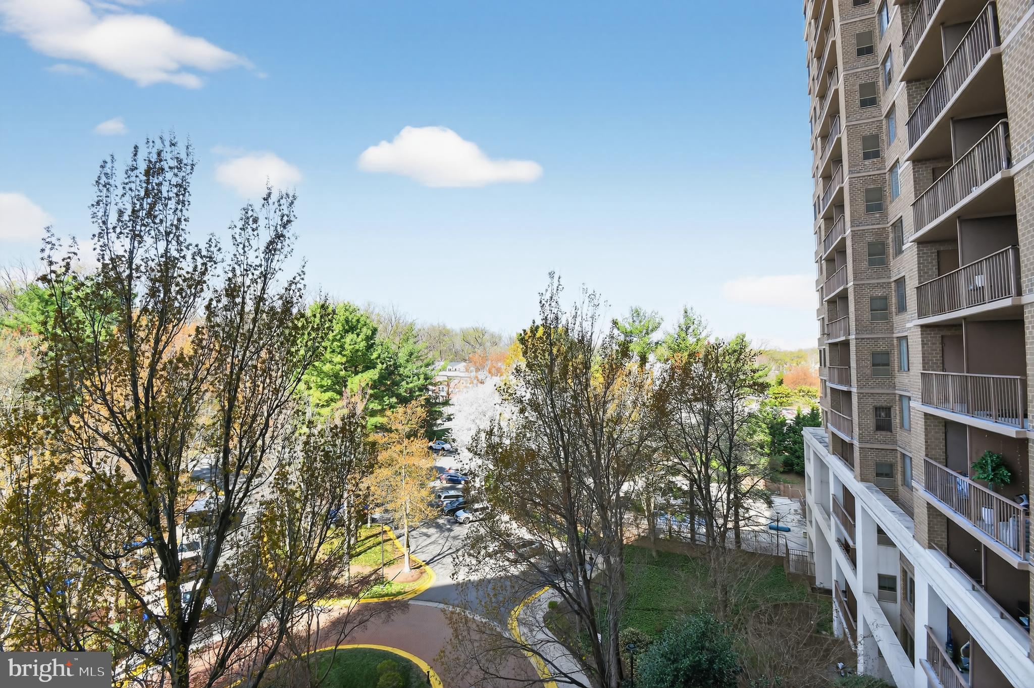 GROSVENOR PARK TOWNHOME CONDOMINIUMS - Residential