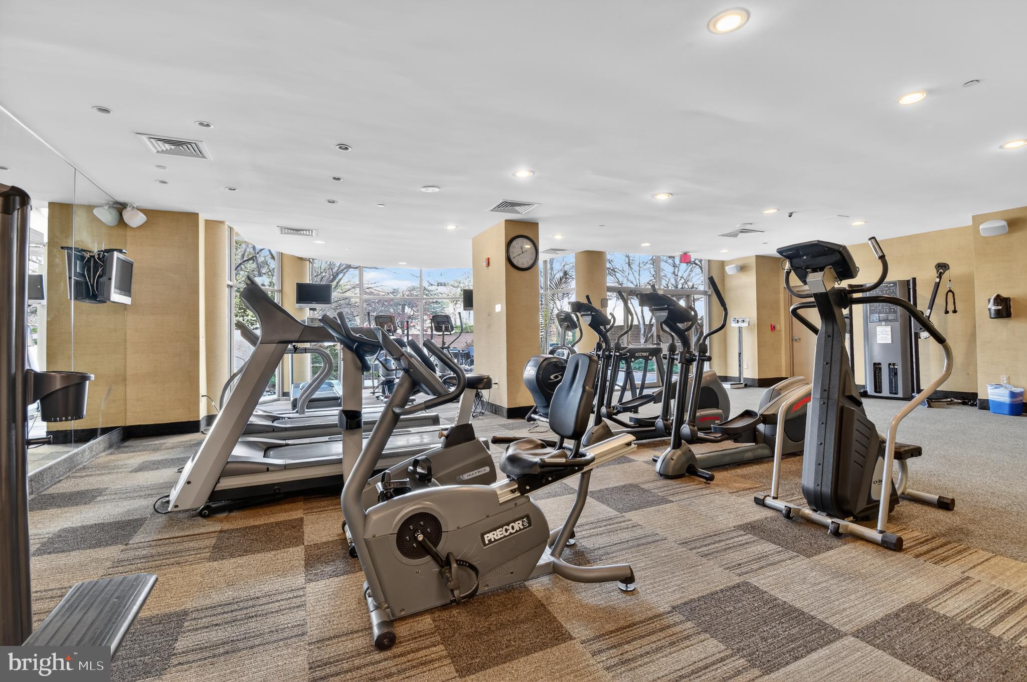 GROSVENOR PARK TOWNHOME CONDOMINIUMS - Residential