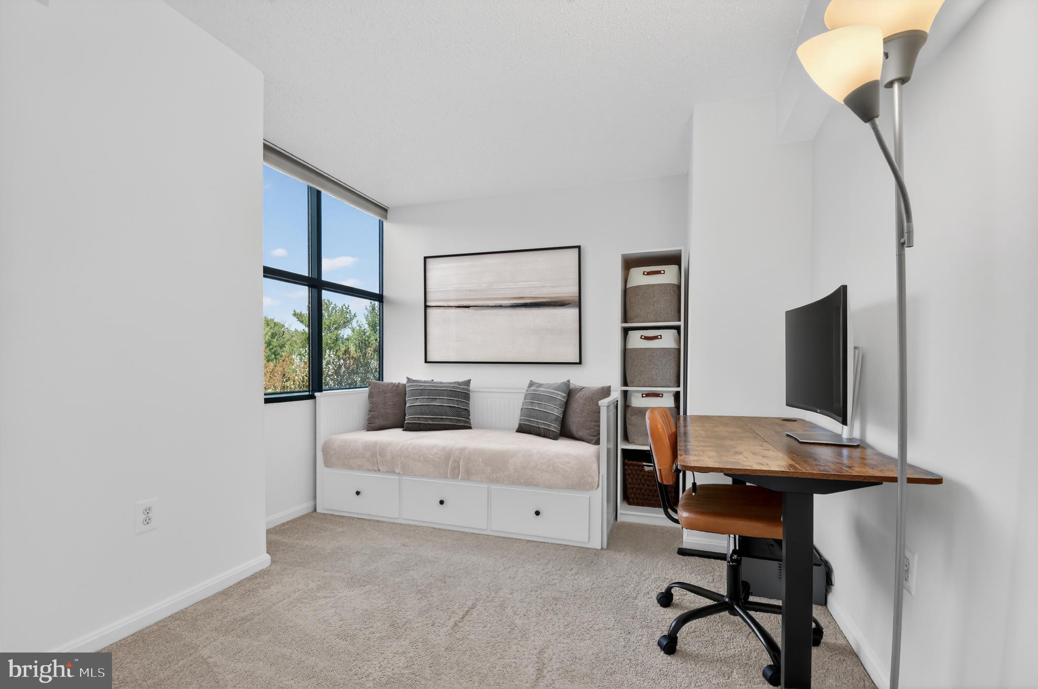 GROSVENOR PARK TOWNHOME CONDOMINIUMS - Residential