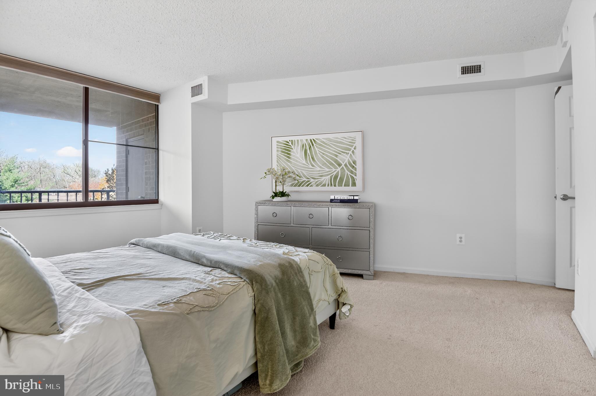 GROSVENOR PARK TOWNHOME CONDOMINIUMS - Residential