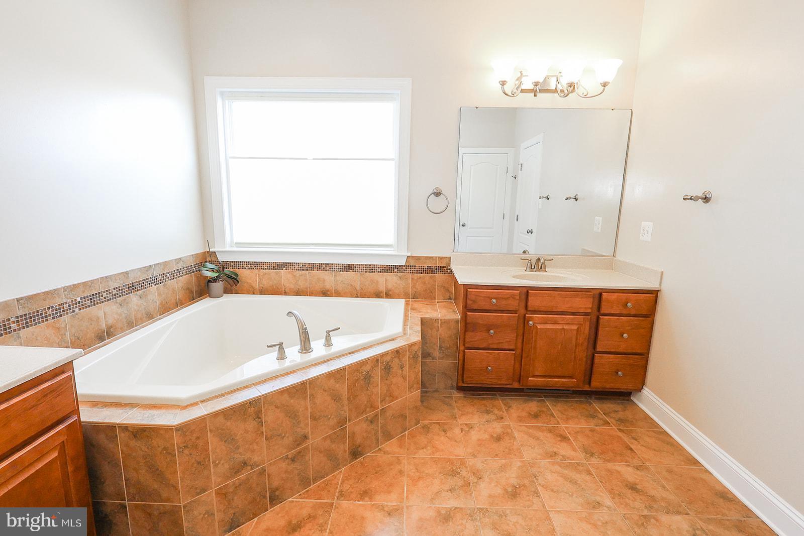 BROAD CREEK - Residential